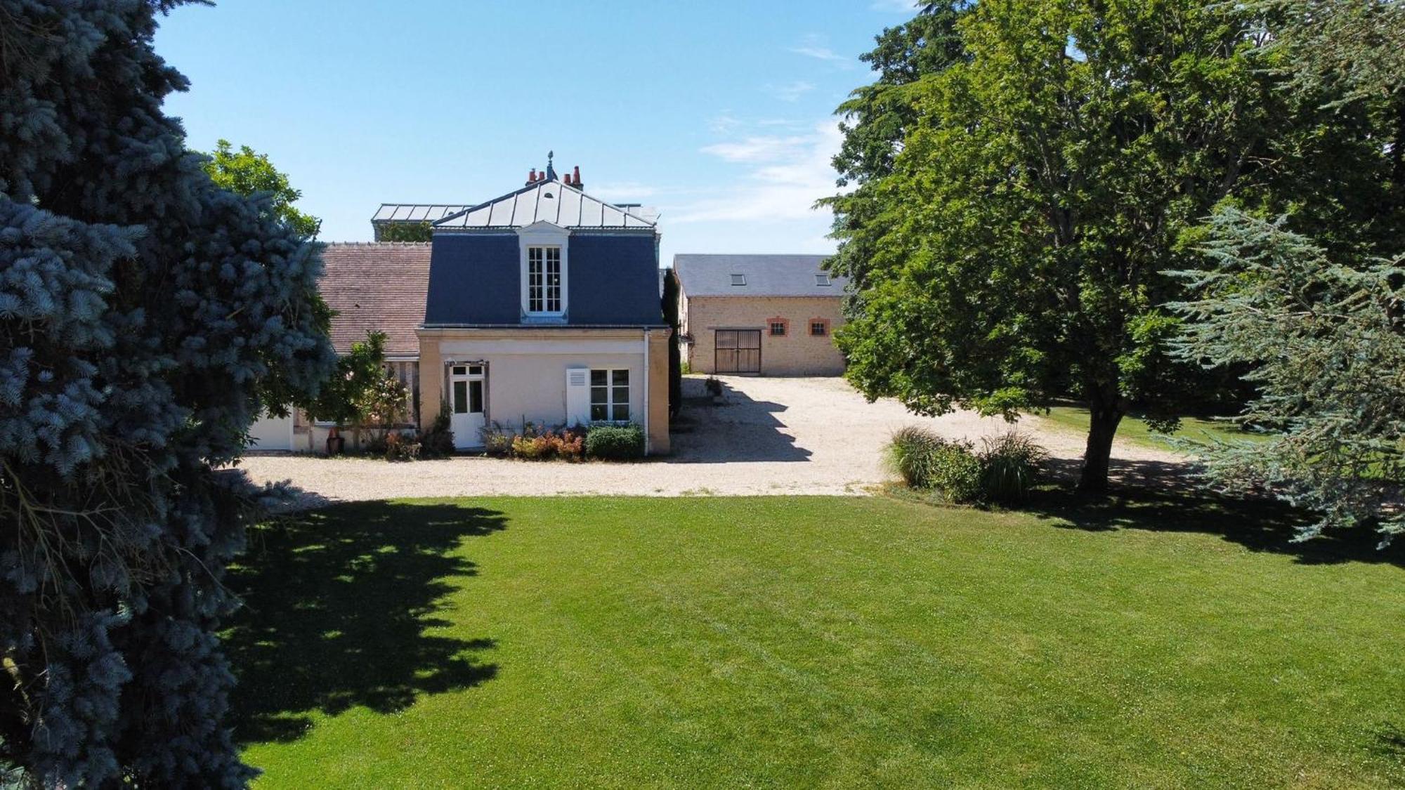 Maison Chaleureuse De 4 A 12 Personnes Neuville-aux-Bois Exterior foto